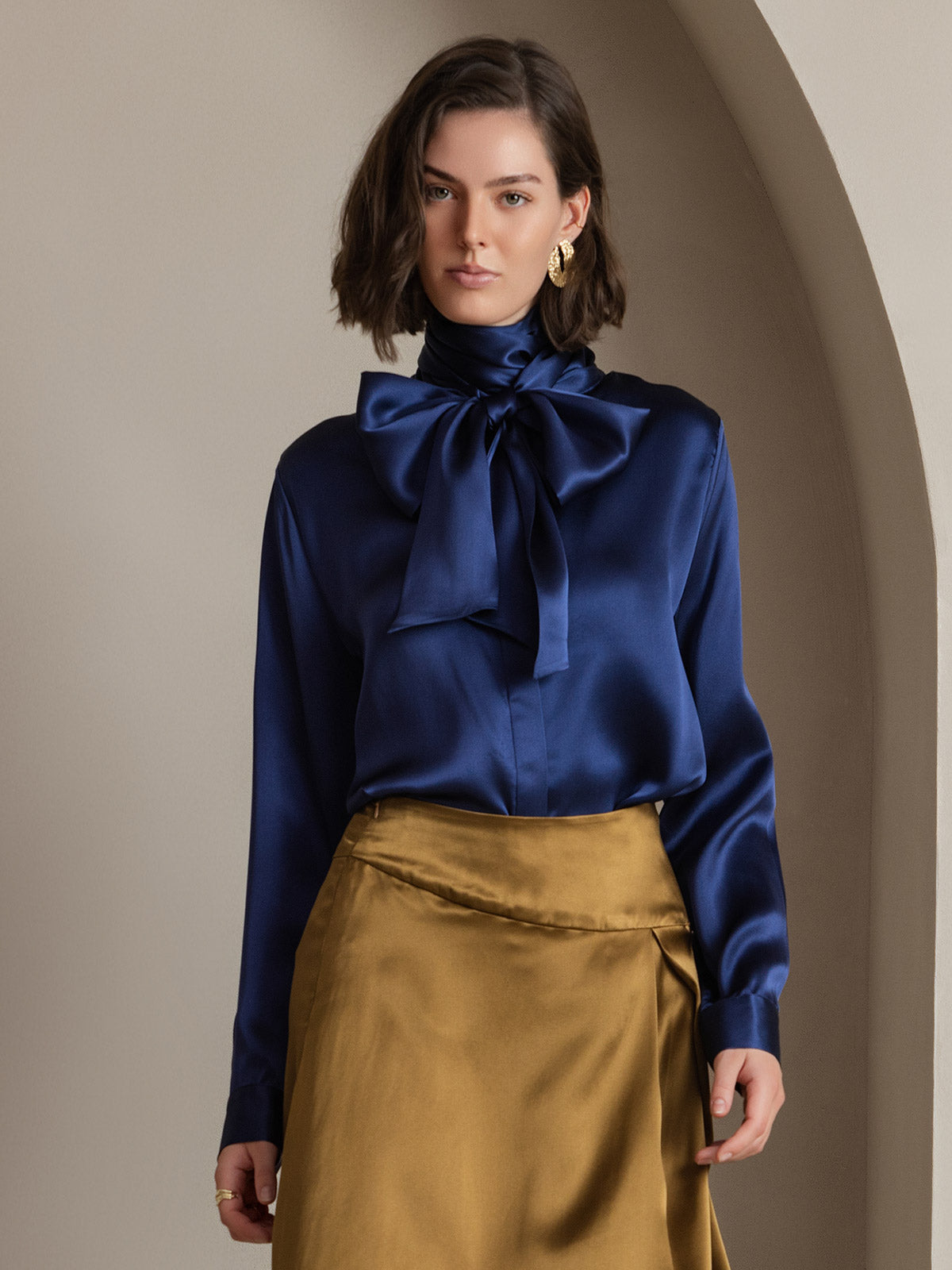 Variant image for Elegante Witte Blouse Dames van Moerbeizijde met Lange Mouwen en Strikdesign | Casual en Chic-1