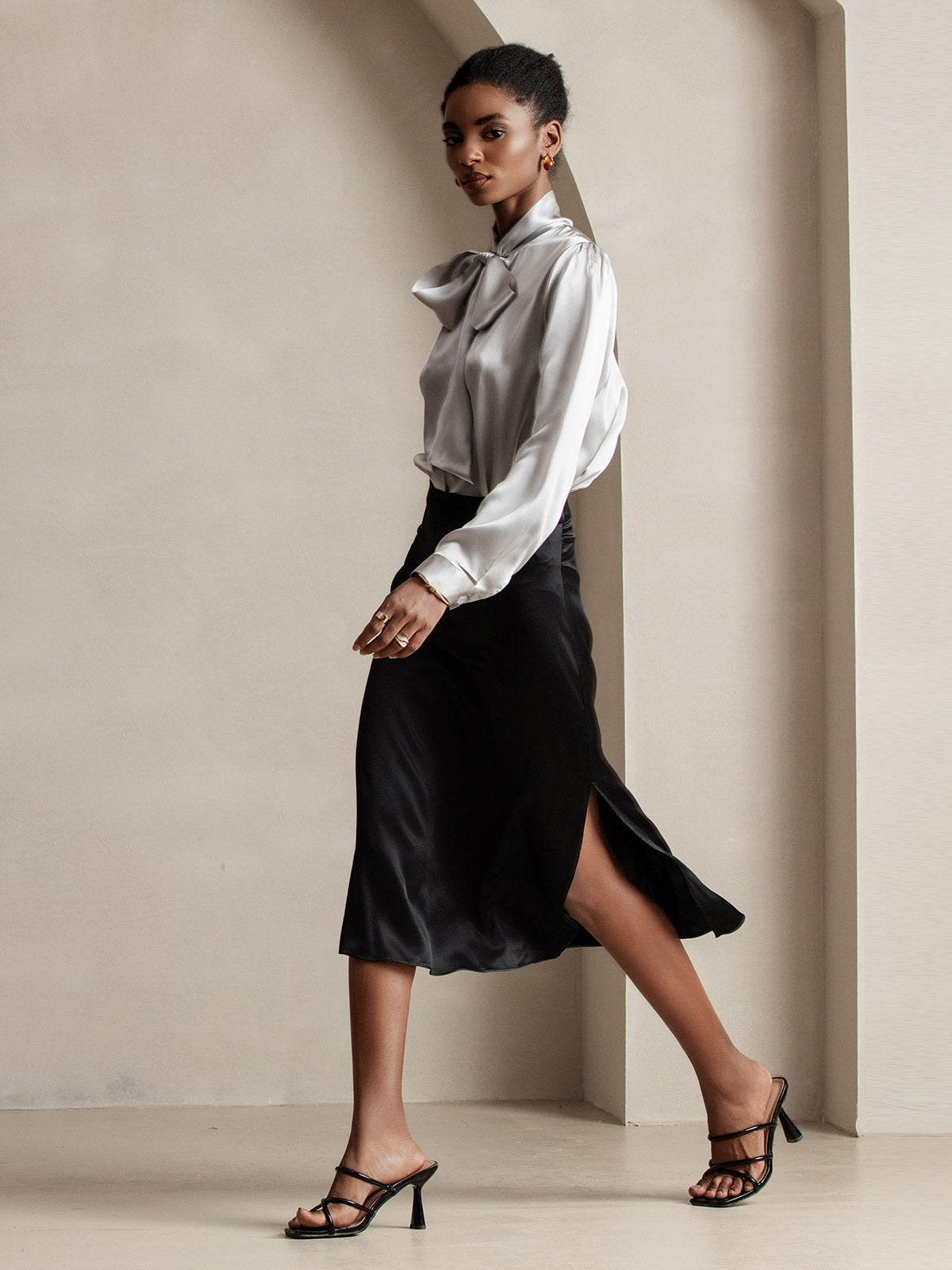 Elegante Witte Dames Blouse met Lange Mouwen van 19 Momme Zijden en Knoopdetail | Casual en Chic-6