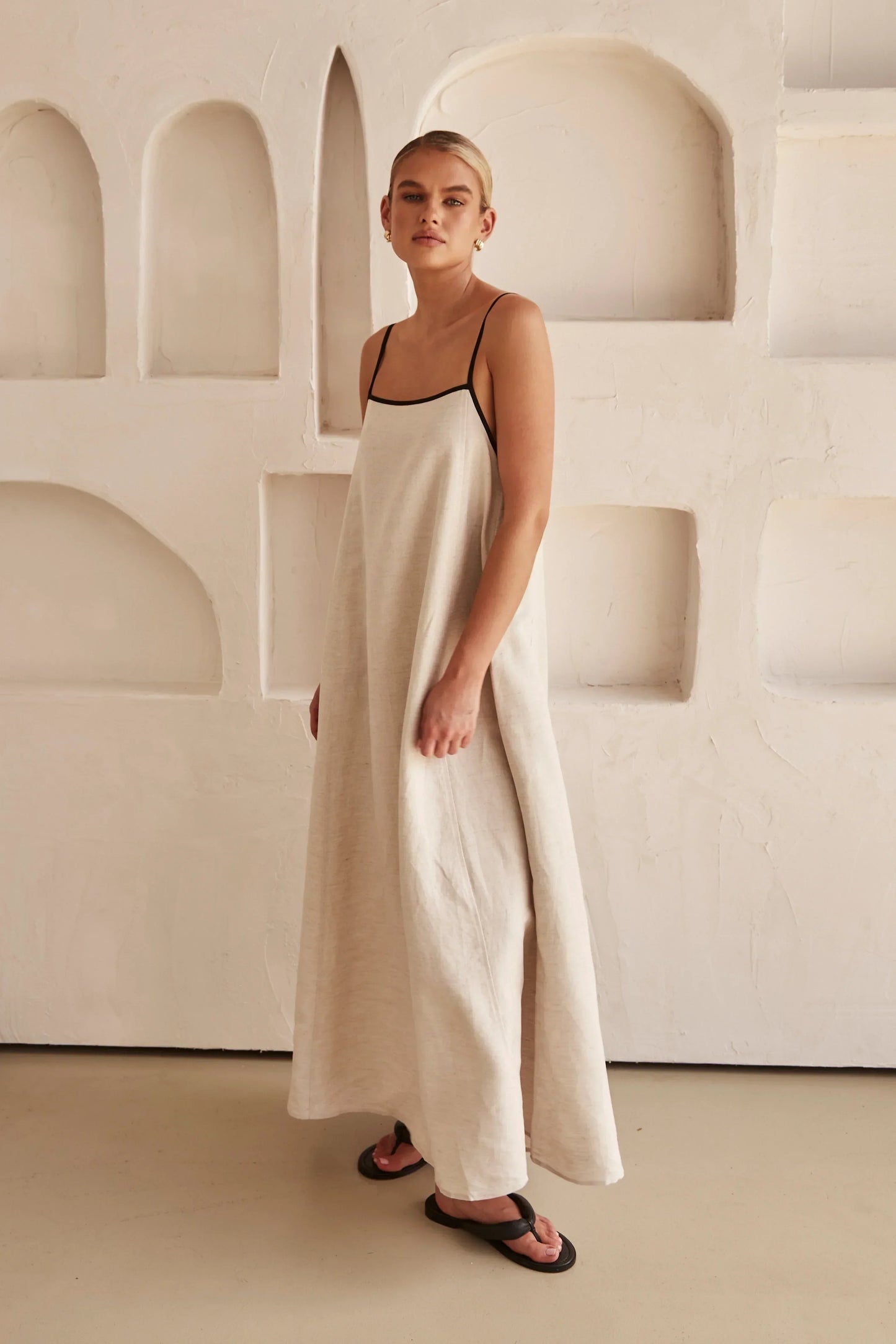 Elegante Mouwloze Maxi Jurk van 100% Linnen voor Dames | Lichtgewicht Lange Zomerjurk met Vloeiende Pasvorm-6