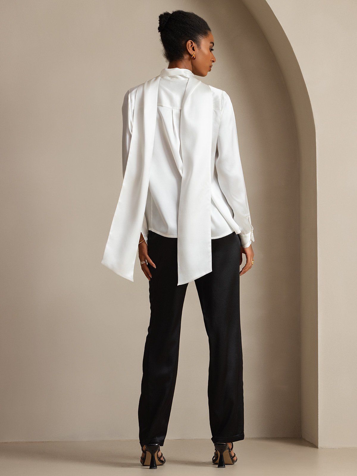 Elegante Witte Blouse Dames met Lange Mouwen en Strikdesign | 95% Moerbeizijde, Perfect voor Casual Gelegenheden-2