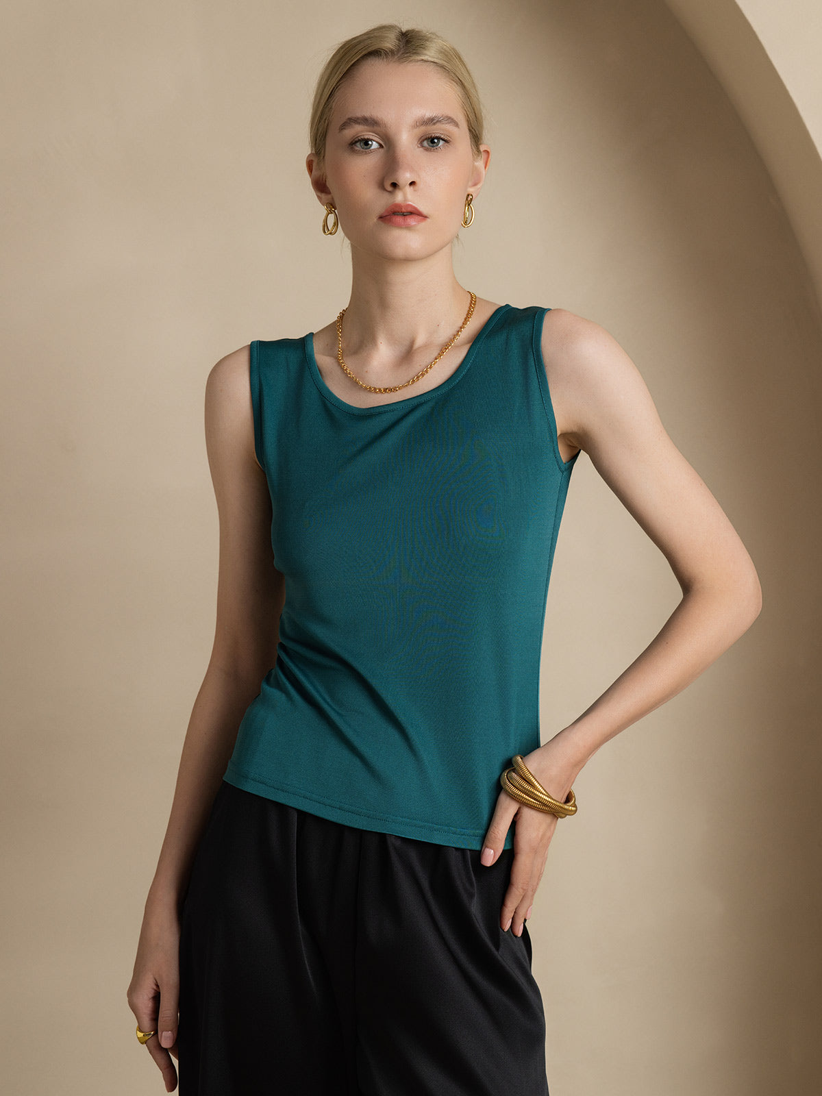 Variant image for Luxe Mouwloze Tanktop Dames van Moerbeizijde – Lichtgewicht Casual Top voor Sport en Loungewear-21