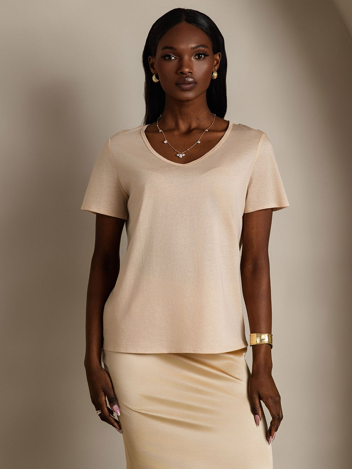 Variant image for Elegante V-hals Dames T-shirt van Zijdeblend – Korte Mouwen in Diverse Kleuren | Stijlvolle Tops Dames voor Casual en Formele Gelegenheden-9