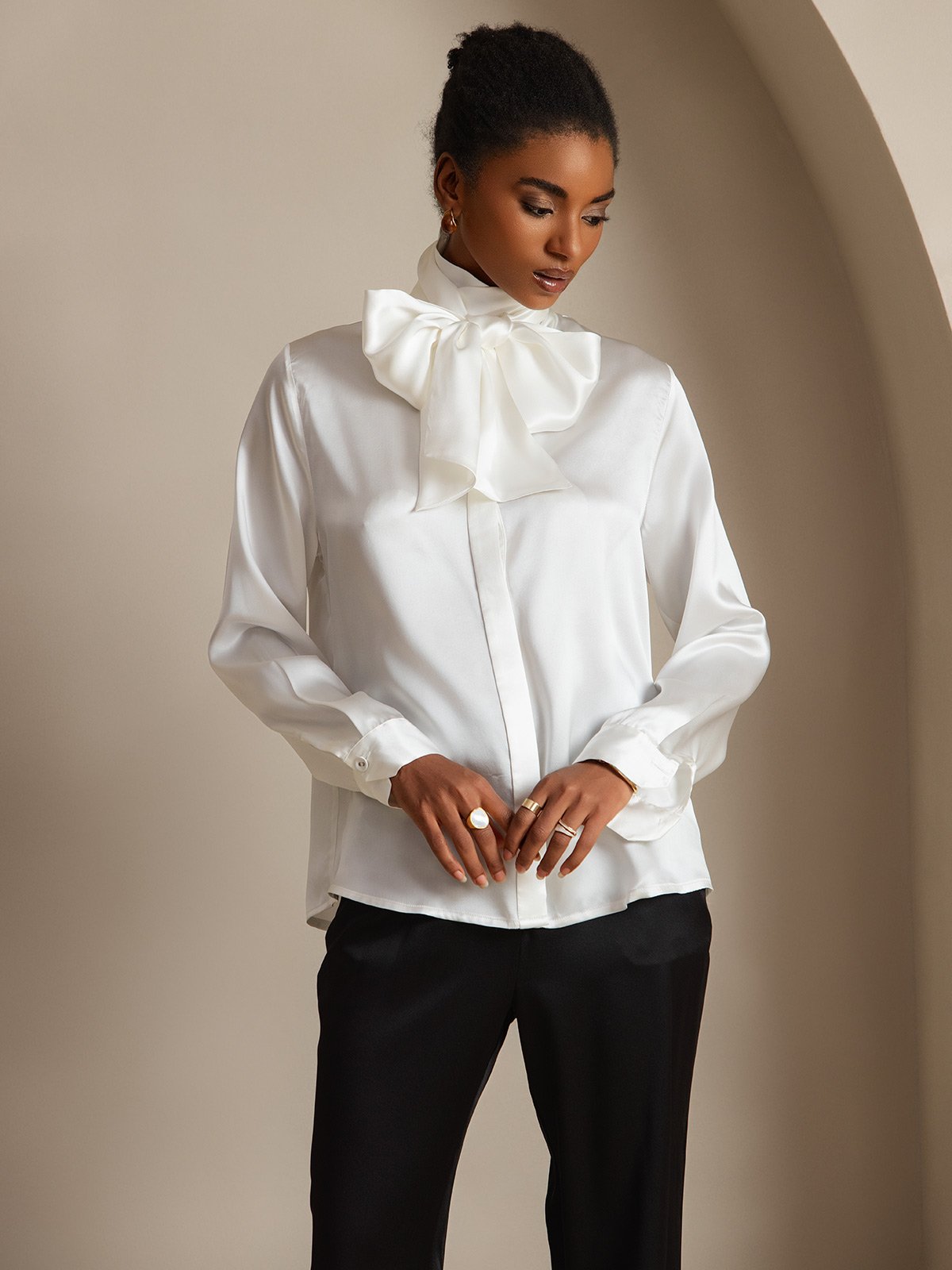 Elegante Witte Blouse Dames met Lange Mouwen en Strikdesign | 95% Moerbeizijde, Perfect voor Casual Gelegenheden-5