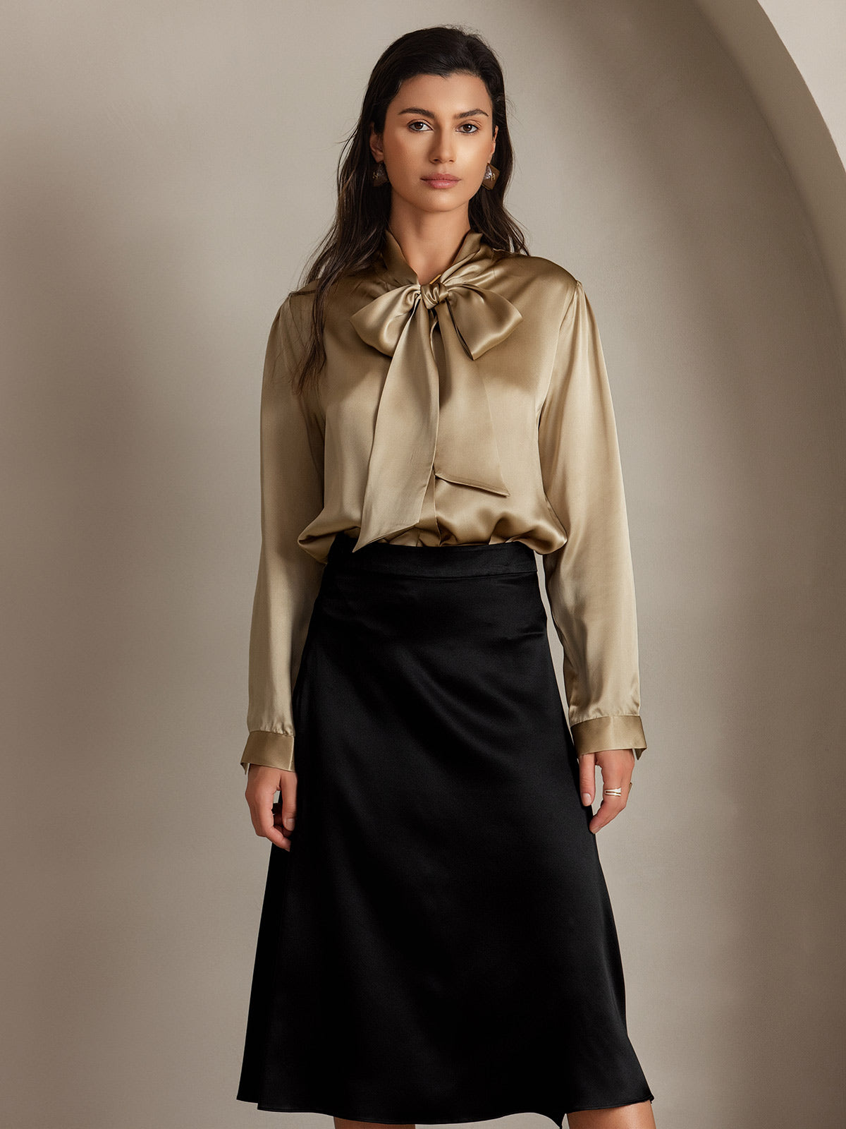 Variant image for Elegante Witte Dames Blouse met Lange Mouwen van 19 Momme Zijden en Knoopdetail | Casual en Chic-17