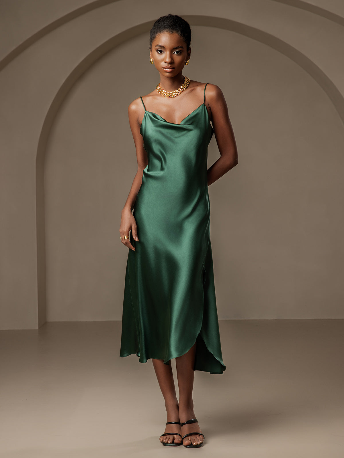Variant image for Zijde Lange Jurk Dames met Spaghettibandjes en Split – Donkergroen of Wijn | Maxi Jurk Zomer Elegantie-1