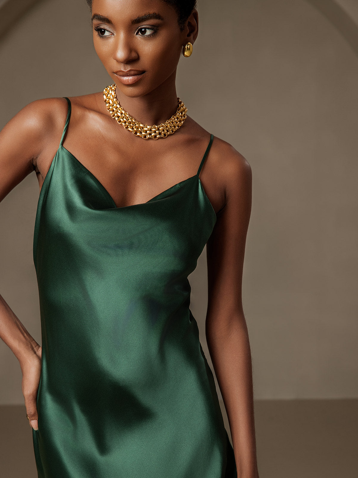 Zijde Lange Jurk Dames met Spaghettibandjes en Split – Donkergroen of Wijn | Maxi Jurk Zomer Elegantie-3