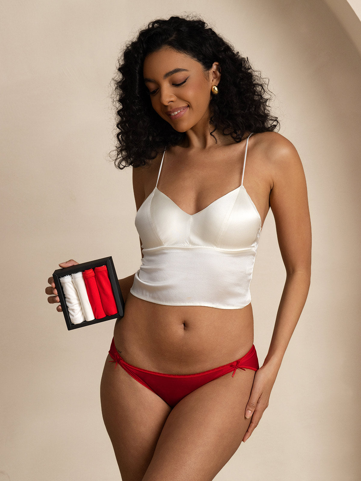 Verleidelijke Kanten Slipjes van 100% Moerbeizijde – Set van 4 Stuks in Diverse Kleuren voor Dames-2