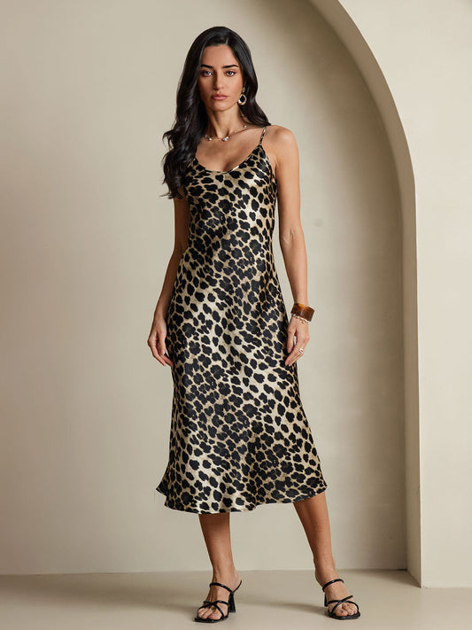 Luxe Zijde Maxi Jurk met Diepe V-hals en Spaghettibandjes – Lange Jurk Dames in Luipaardprint-1