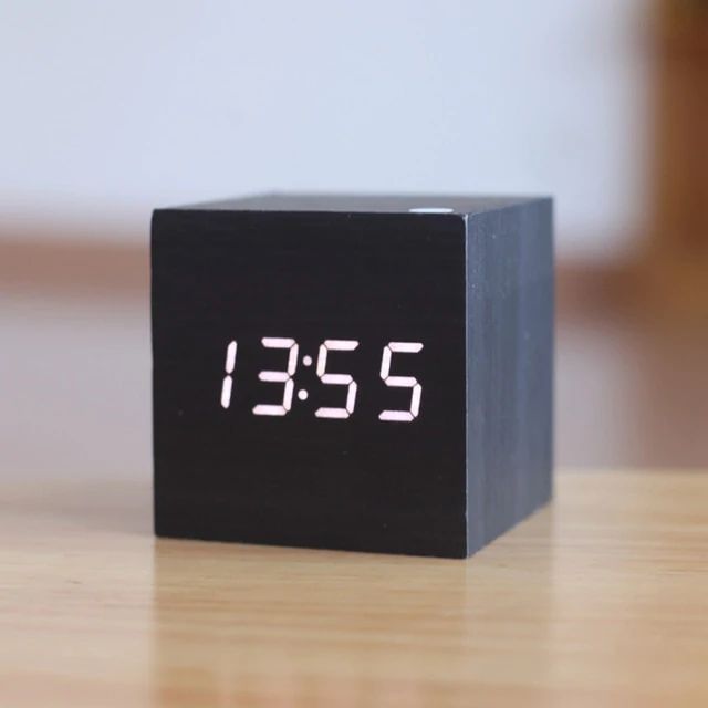 Cube Digitale Klok | Moderne Bureauklok 1