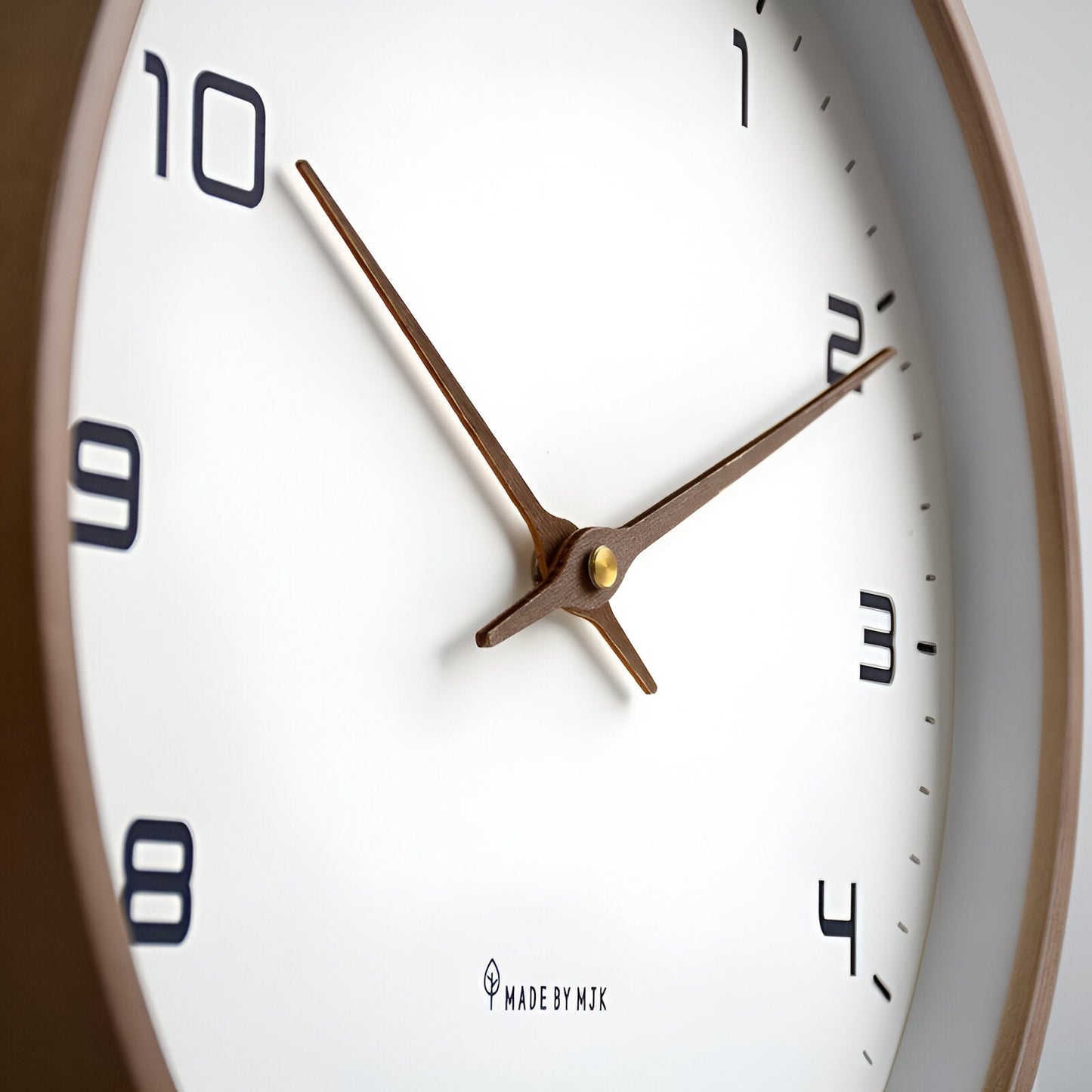 EleQuartz | Houten Wandklok 30 cm Minimalistisch Design 4