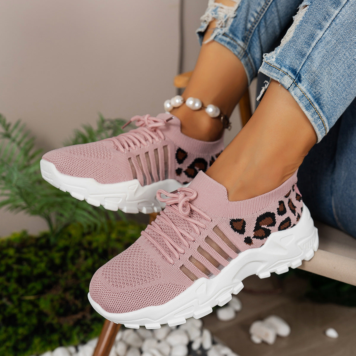 Variant image for Modieuze Dames Sneakers met Ademend Flyknit en Luipaardprint | Ondersteunende Golfzool voor Comfort-17