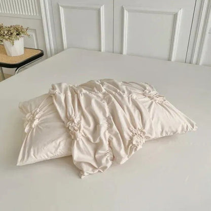 Ruffle Flower | Dekbedovertrekset met Pinch-Pleat Design 3