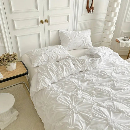Ruffle Flower | Dekbedovertrekset met Pinch-Pleat Design 4